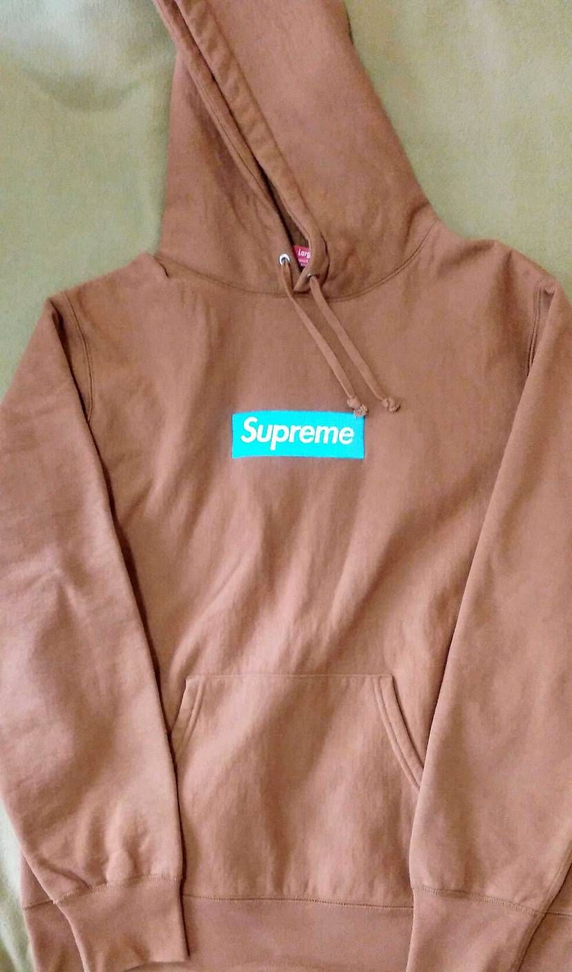 Supremeのスウェット·パーカーを出品させて頂きました！