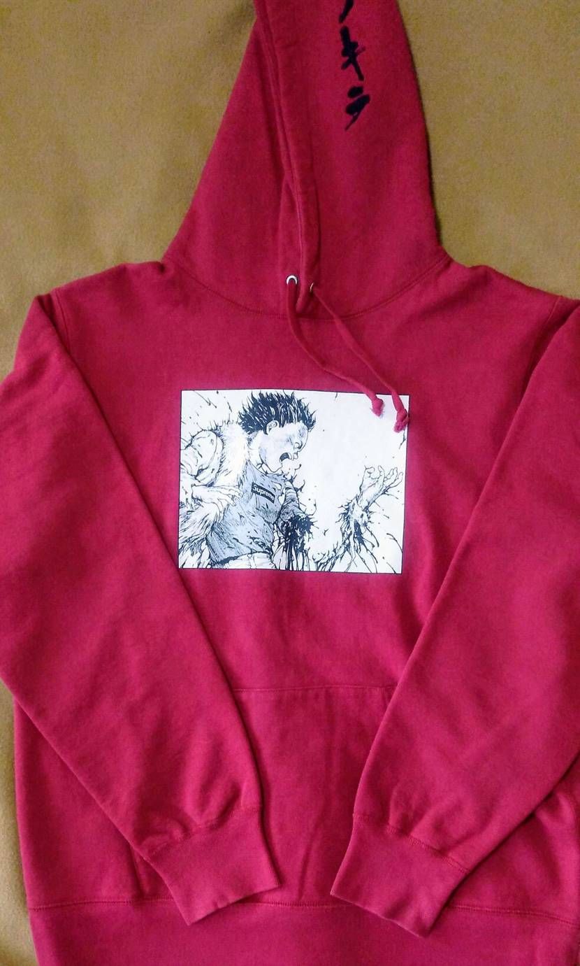 Supremeのスウェット·パーカーを出品させて頂きました！