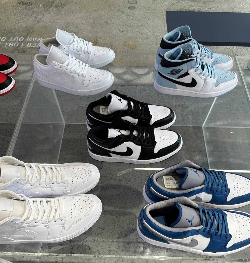 大きいサイズならt23とブルーにあった