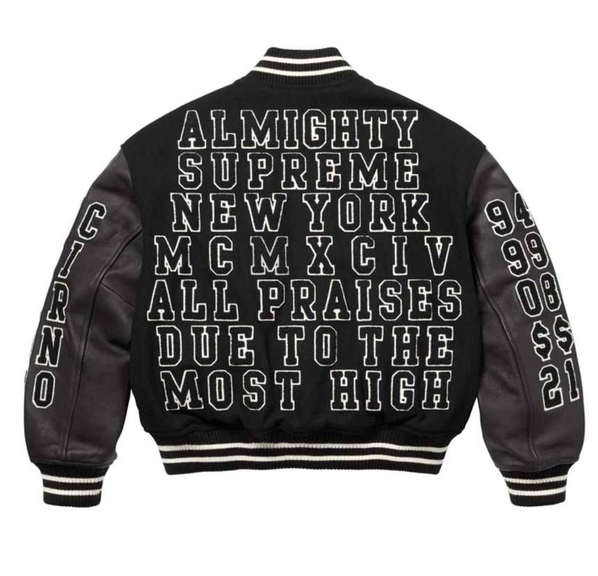 サイズXL。新品未使用品です。
希少なモデルですので今後生