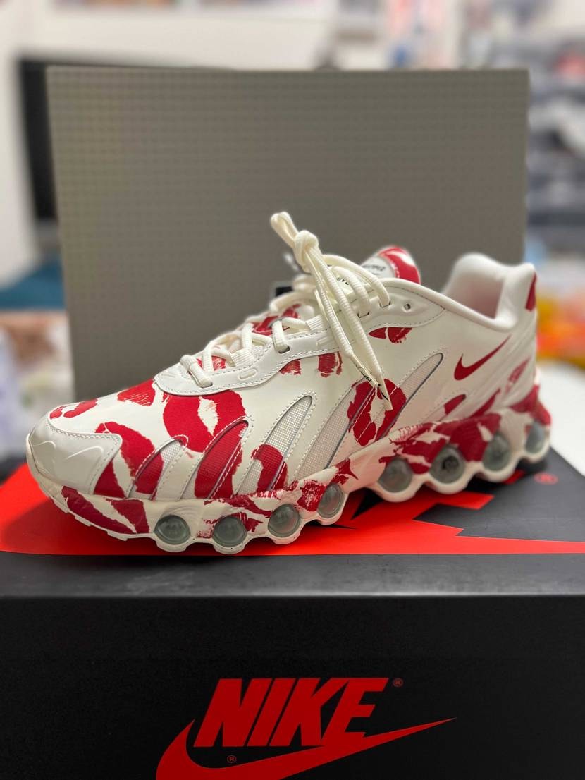 実物届いたけどめっちゃいいっす！
初dn8だし、NIKEでは珍しい柄だし大満足