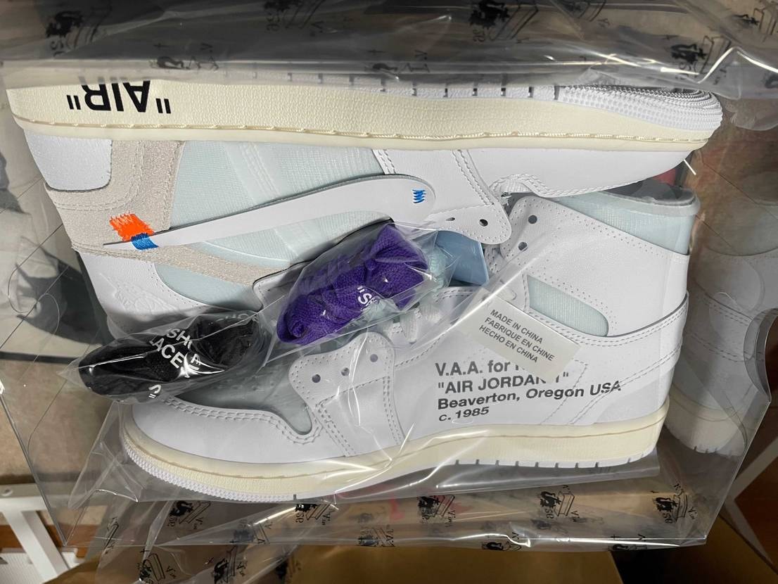 アンディのオンライン分今朝届いた！
やっぱ憧れの1足を定価で買えたのはでかい