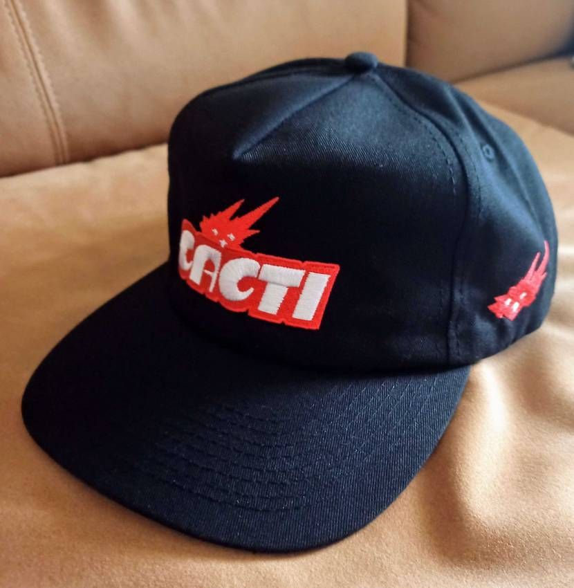 スニーカーではなくすいません。　CACTIのcap届いた。ダンボールに直入れ、そ