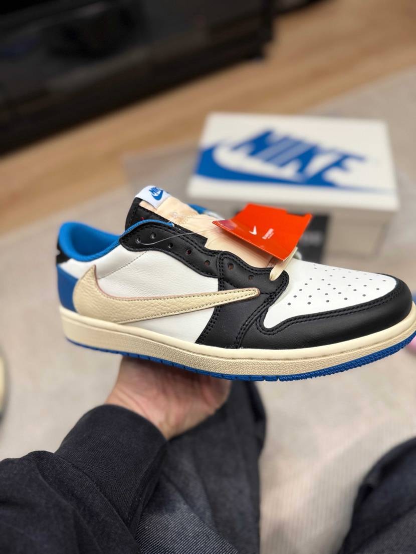 スニーカーガチャで当たったんですけど
どうしたら良いですか？🙄