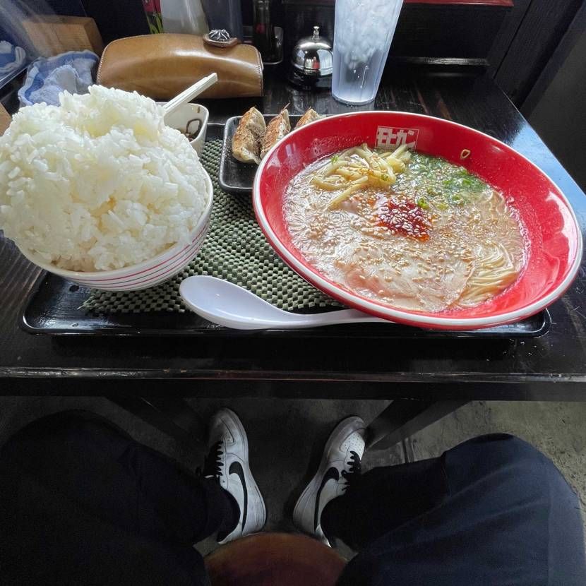 先日、ライス小盛り事件の反動がやって来まして、たくさん食べれる喜びを噛み締めなが