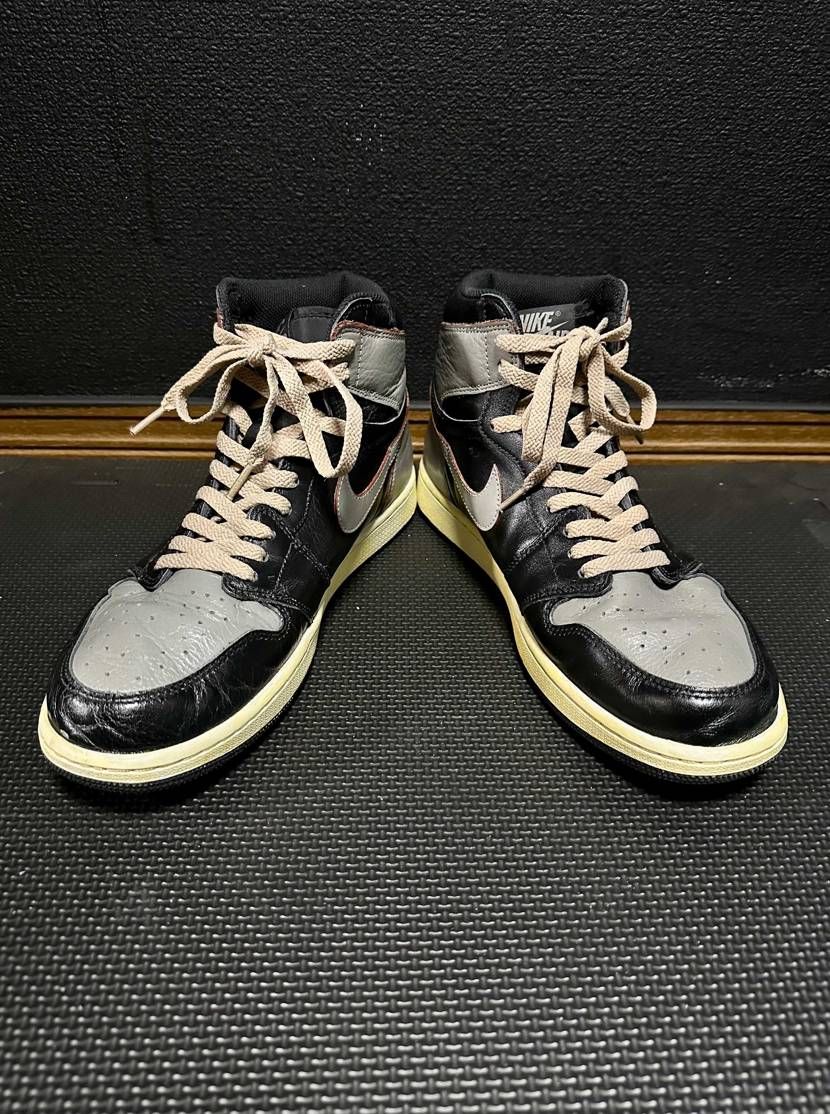 エアジョーダン1シャドー。
艶出しと紐変えました。
#nike
#ナイ