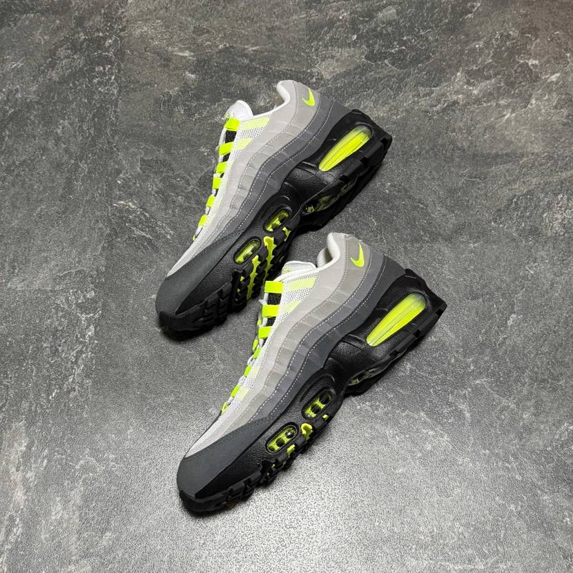 久しぶりに抽選応募して買えました
NIKEcomにてメンズ、ウィメンズダブル当