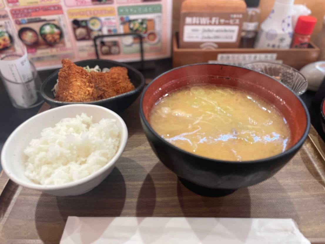 本日も秋晴れ🦙
ですが、週間天気予報見ると、週末から最低気