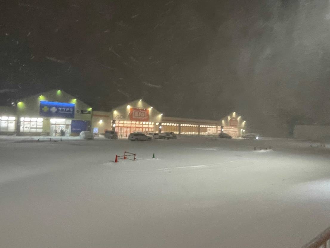 無事生還🦙

仕事が終わり、外出たら…ものすごく吹雪いて