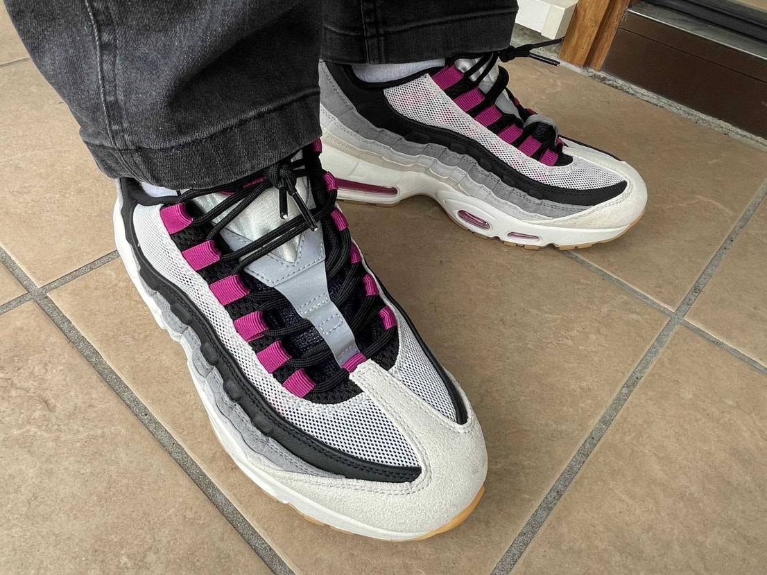 本日の午後🦙

次男のサッカースクールに来ました⚽️
風が強くて冷たい😱の