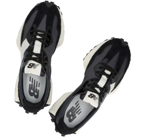 ウィメンズなので履ける人が少ないから、
誰も見向きしてませんが、WS327買い