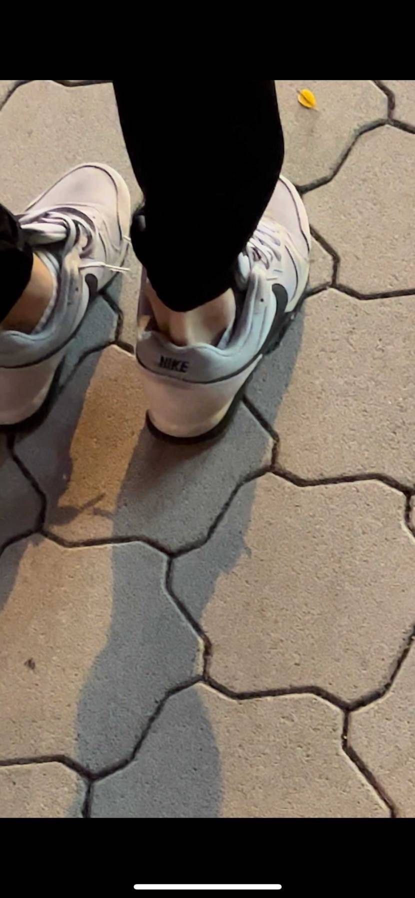 このNIKEの靴の
モデルや品番わかったりする人いませんか？