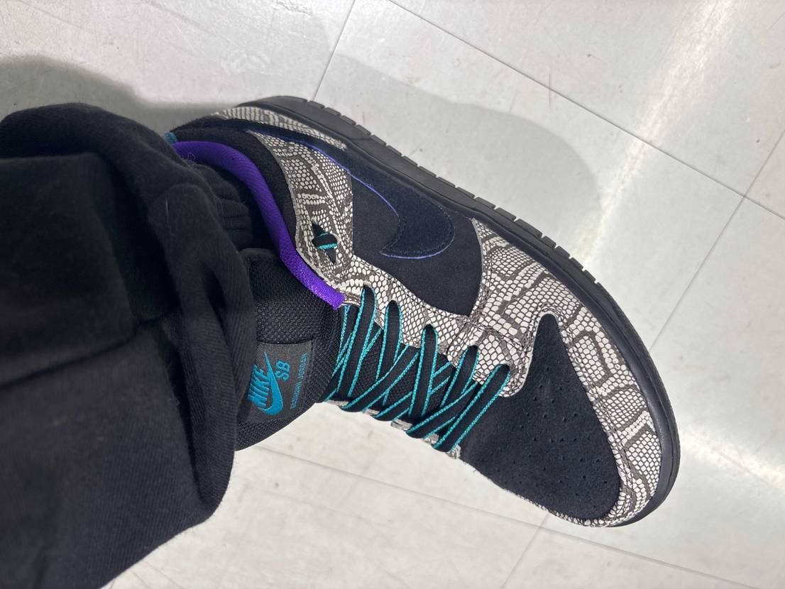 初めて
シューレースありきでスニーカー買った
カッコよすぎ
#kixsix