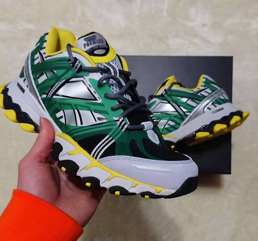 NIKEやadidasよりもReebokが好きな人いますか？✋
