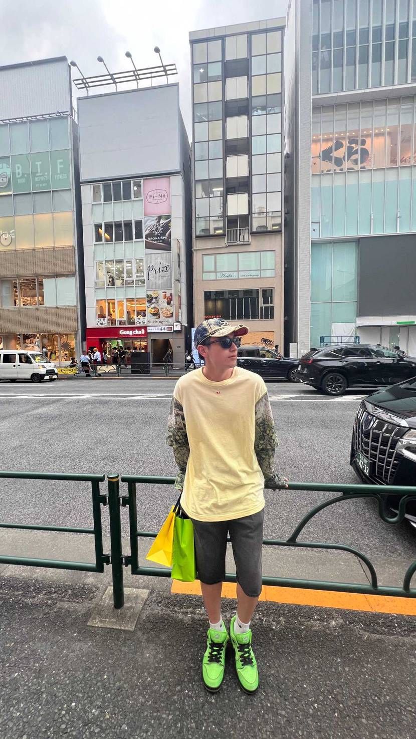 久しぶりにショッピングしたけど歩きすぎて足痛すぎ🥵
この緑が可愛すぎるほんと