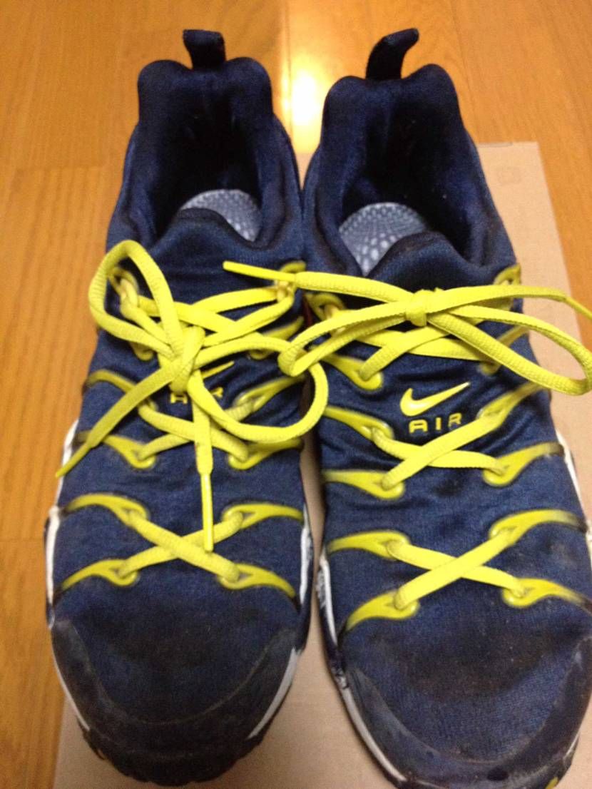 サイズミック復刻しないかな。
紺✖️黄色の組み合わせが1番好き。
3足ぐらい
