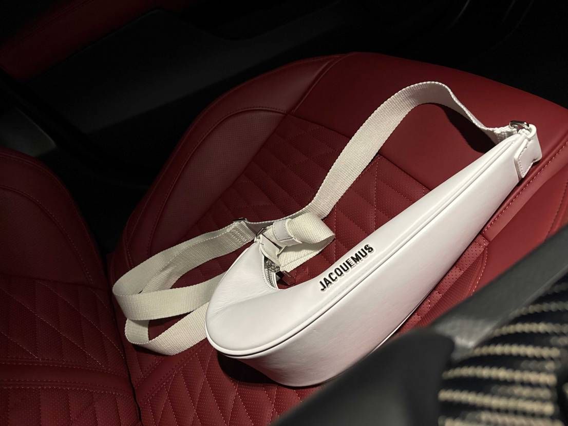 本日はNike x JACQUEMUS Small Swoosh Bagでお出か