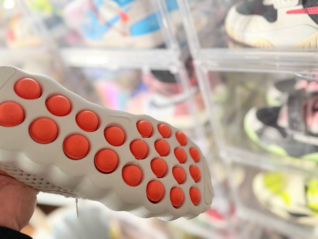 届きました‼️
002の方が独特な感覚があります。