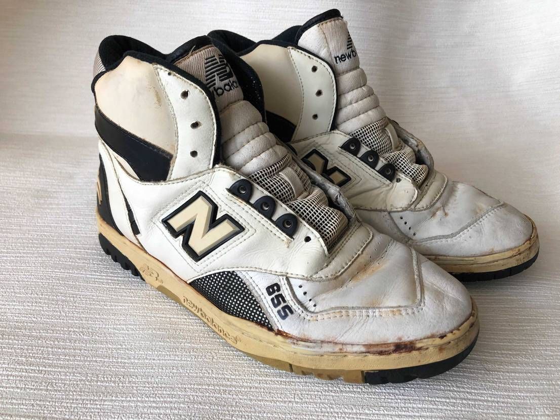 30年前くらいのバッシュが押し入れから発見されました。
リペアするか考え中