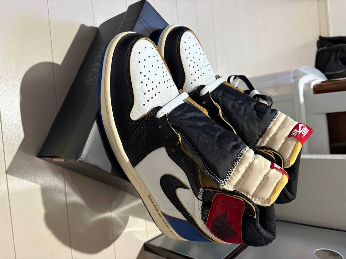 フットパトロールからやっと届いた😎
アプリのサイズガイドでUK8.5で26.7