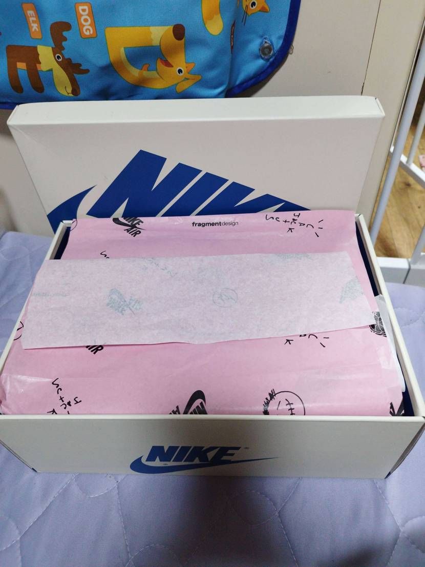 トラヴィス　スコット23.5cm
新品です