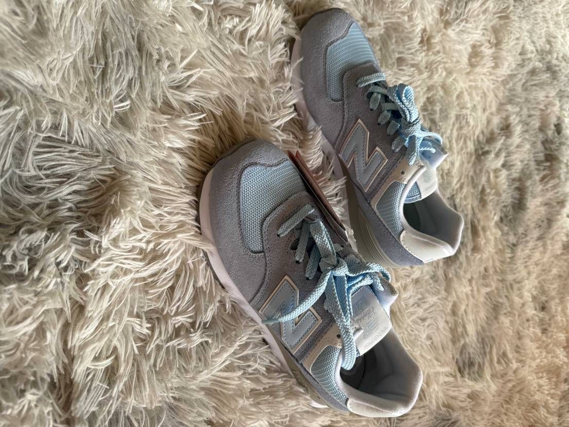 新品、未使用になります。
JPN Size: 24.5