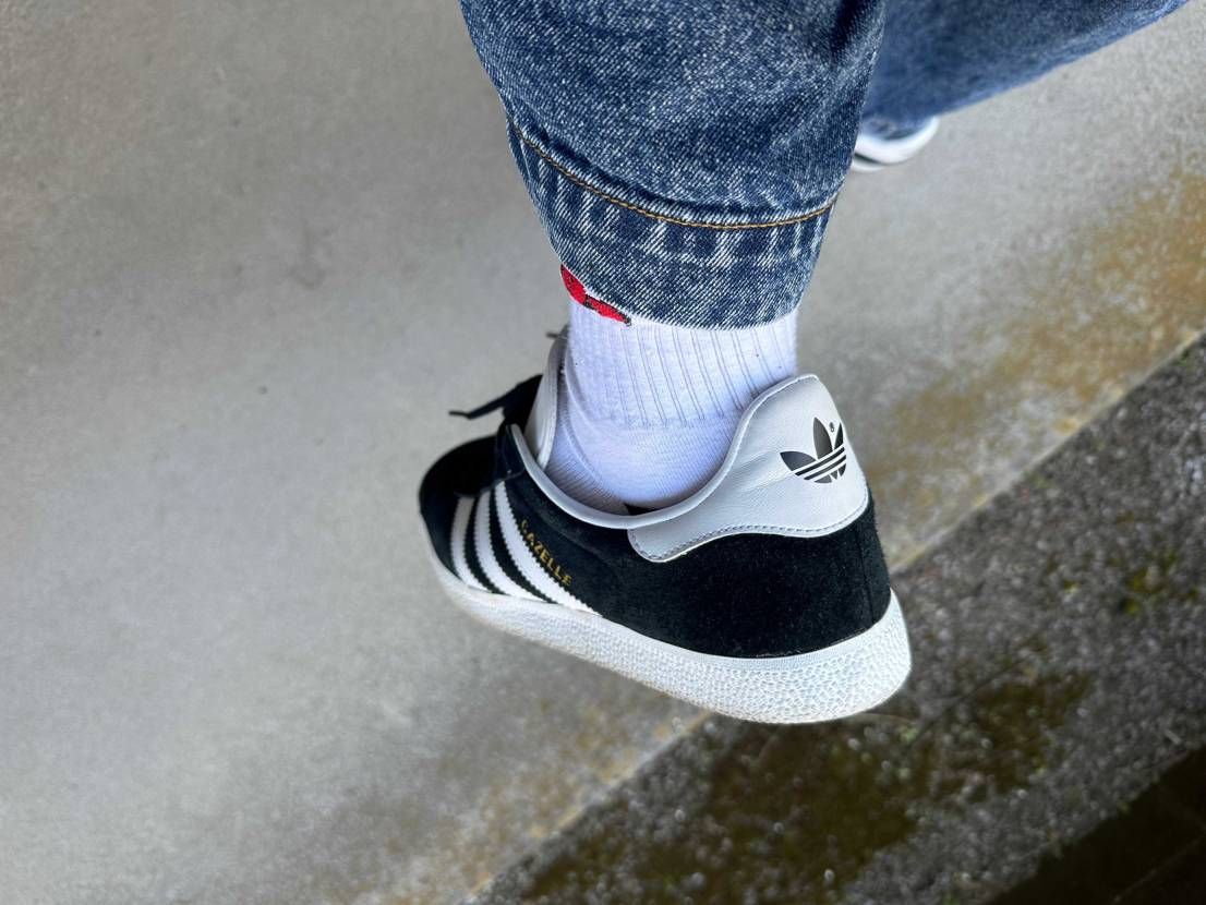 いつだかの久しぶりにadidas引っ張り出した。gazelle。ほんとシンプルだ