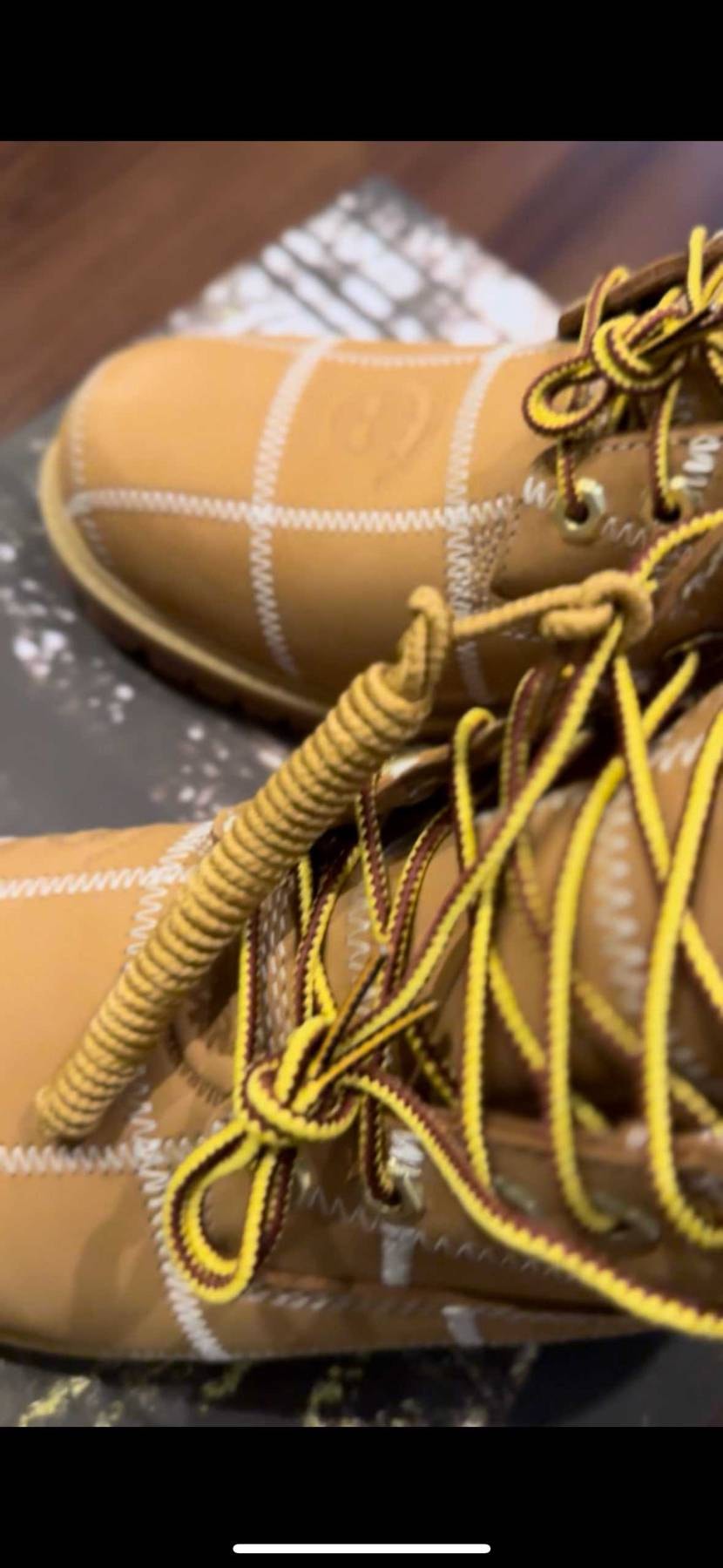 箱良いっすね、アッパー同色の変え紐付属あり、アッパーに散りば