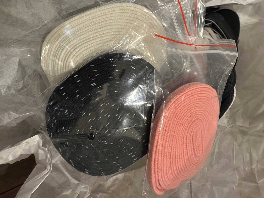 ヌバック、シボ革(オーストリッチ？型押しっぽい)、キャンバス