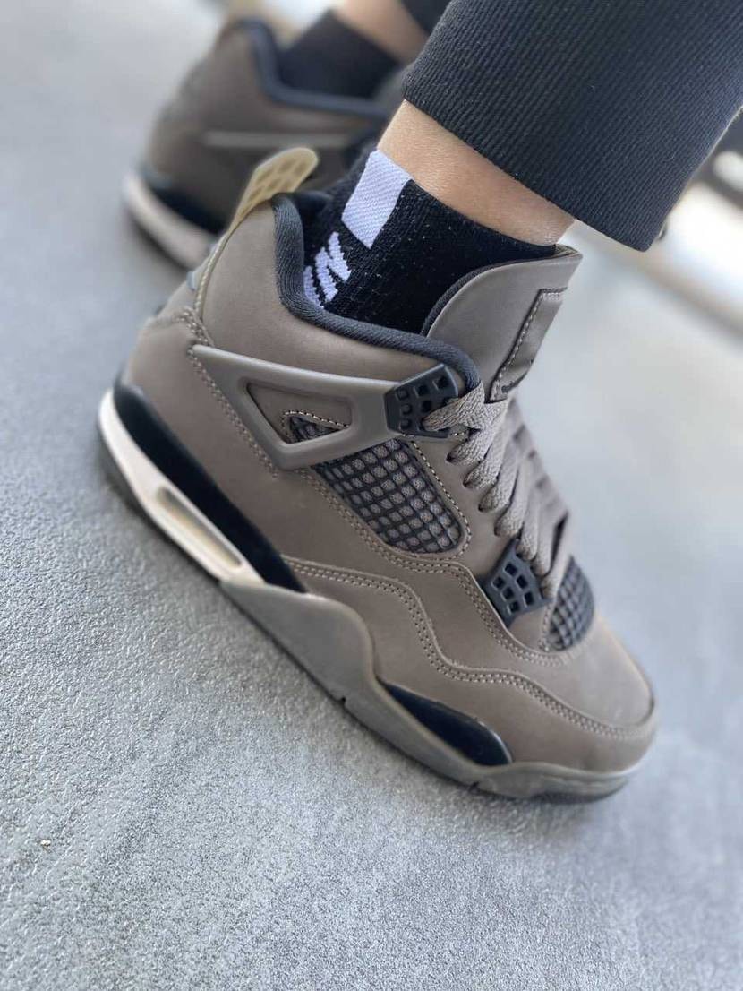 みなさんこんにちわ🤗
今日はお気に入りのAJ4CAVE🪨