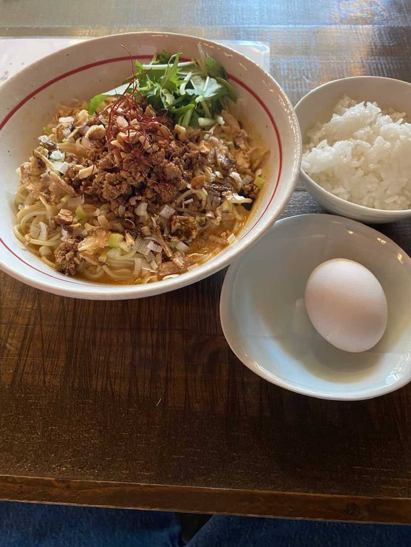 みなさんこんばんわ🤗
汁なし担々麺食べに街へ🚙
ビジュア