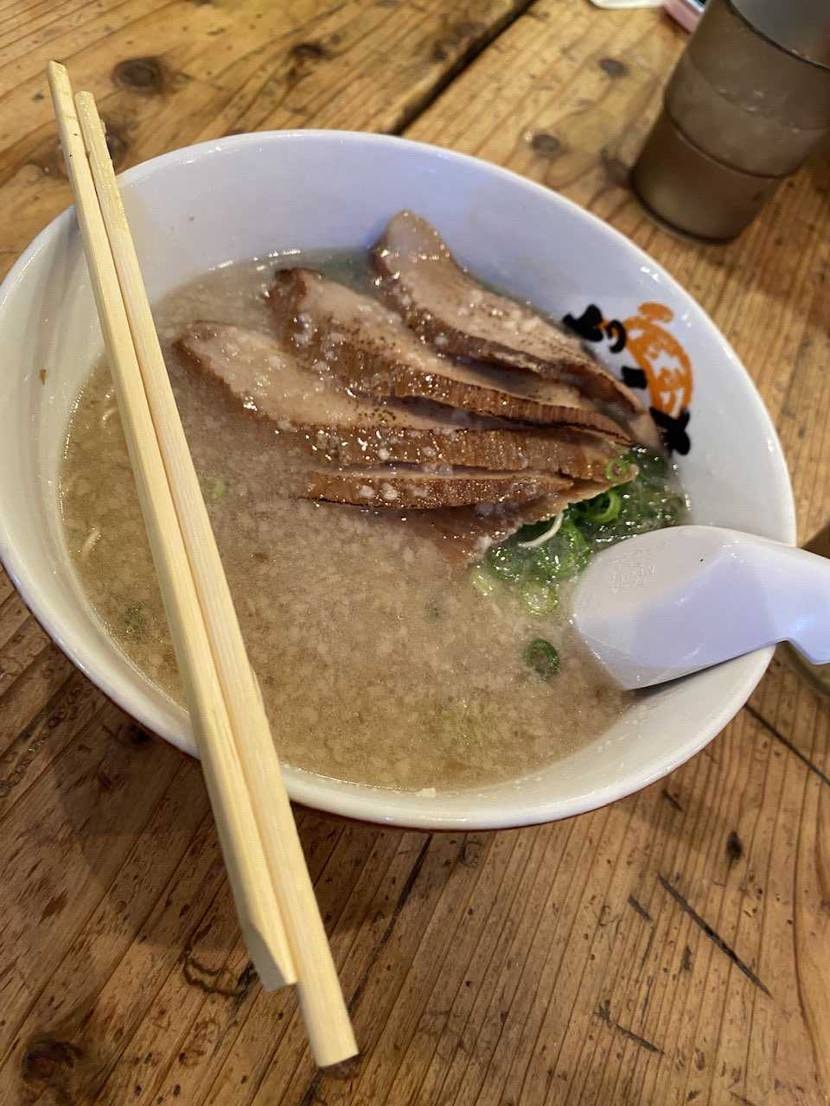 みなさんこんばんわ🤗
足元は大好きな⚪️⚡️🥰
先月急に