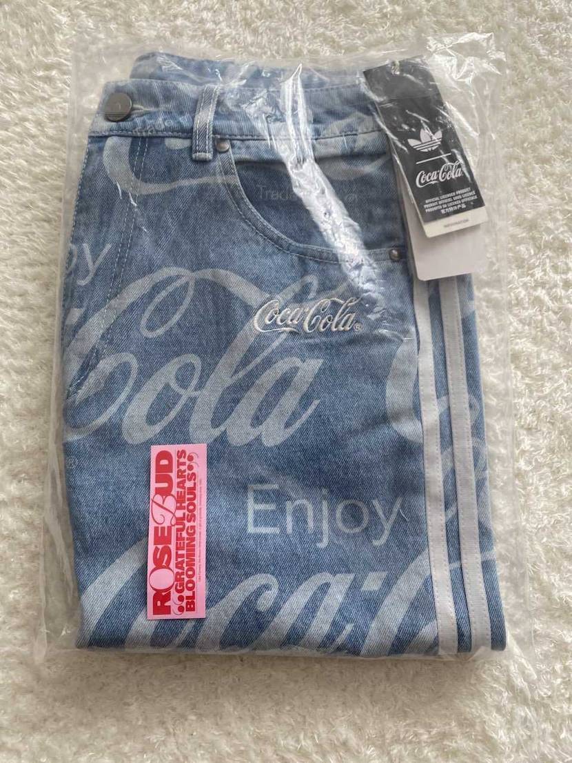みなさんこんばんわ🤗
最近この👖の存在を知って公式を見たが