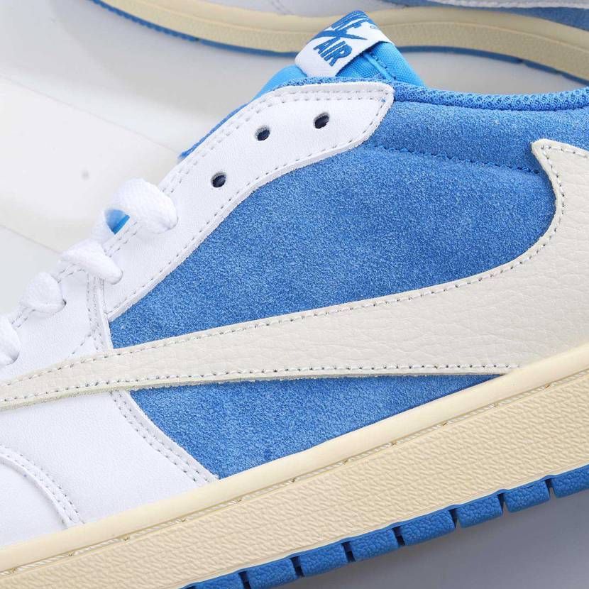 やべー発売したら欲しすぎる。
Travis Scott ×