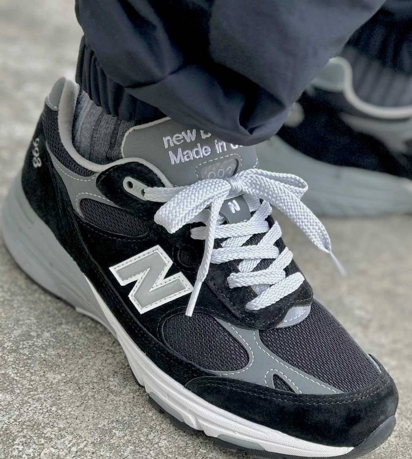 
kithのヤツじゃないですけど…

カッコいいですよコレ👟

手持ち