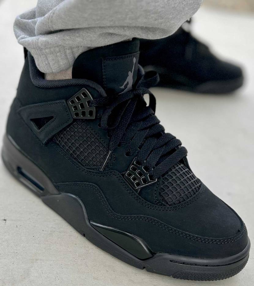 
今年のベスト1🏆
僕は文句ナシの🐈‍⬛です😆

少し隙間に📷✨
「安