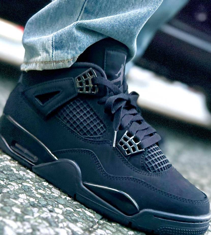 
僕
「そろそろ軽トラのタイヤ交換せないかんなぁ」
妻
「危ないから変え