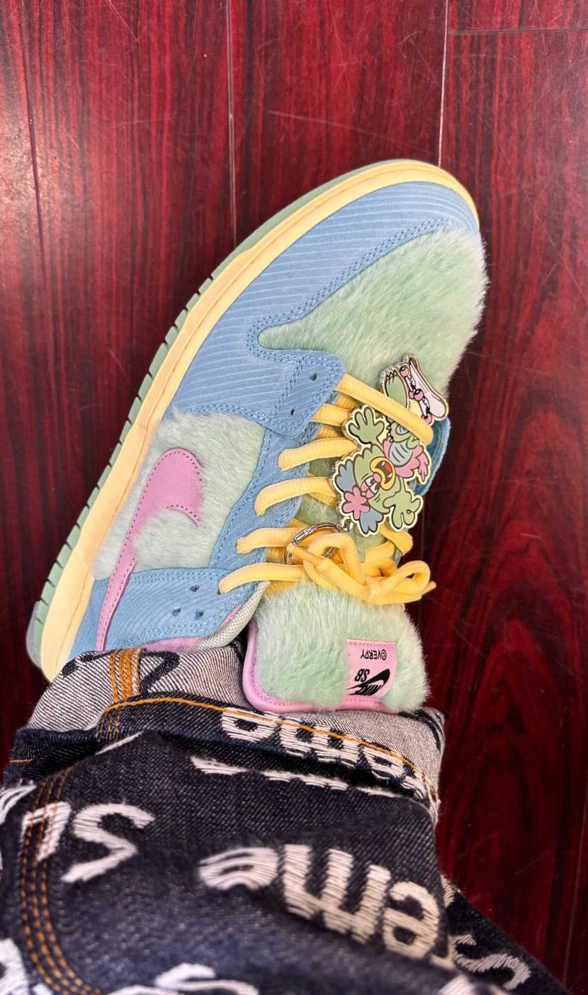 彼女よ。クリスマスプレゼントありがとう。大切に履くよ！