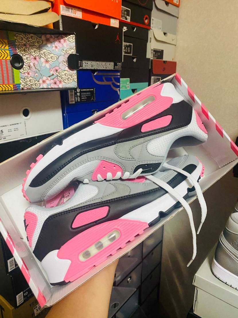 本日アウトレットにて4800円で購入٩( ᐛ )و
セール価格から4点購入で4