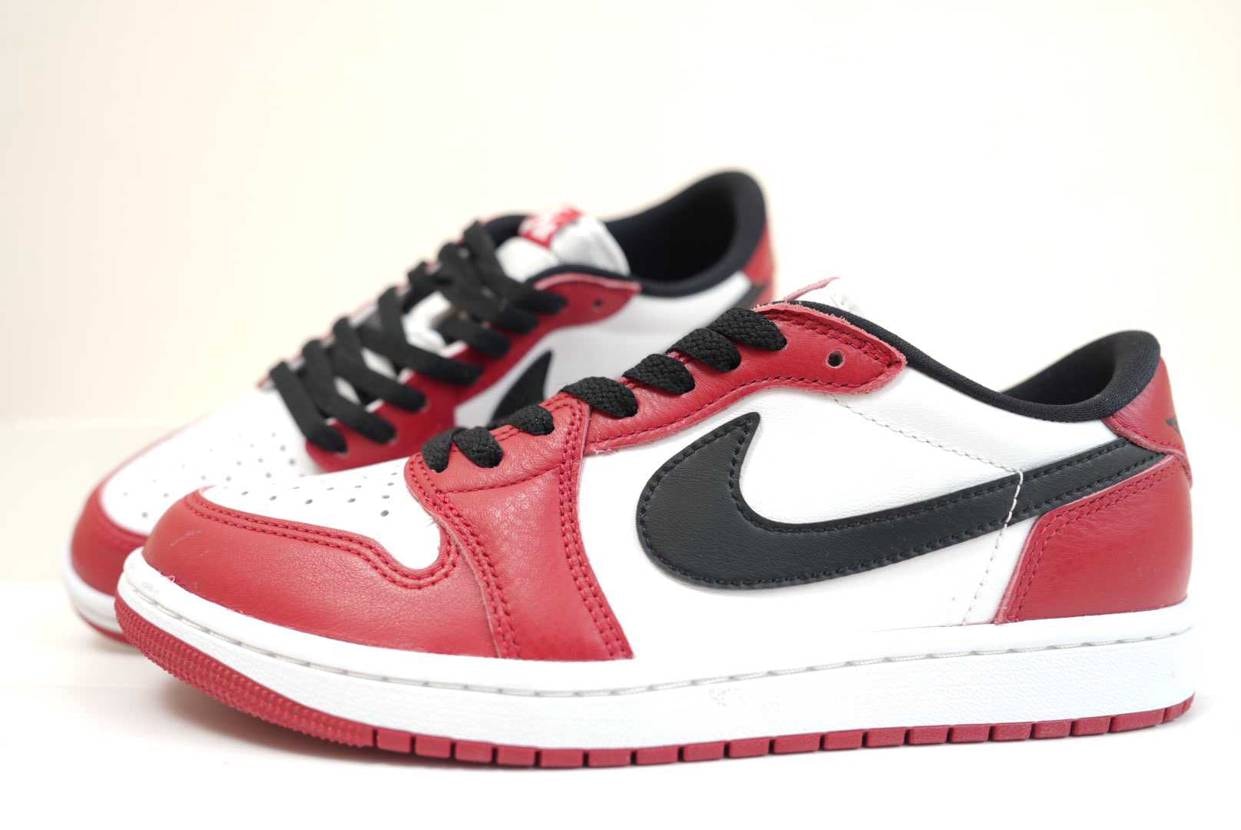 26cm
15800円
コレクション用✖️

未使用、ですがボックスが付