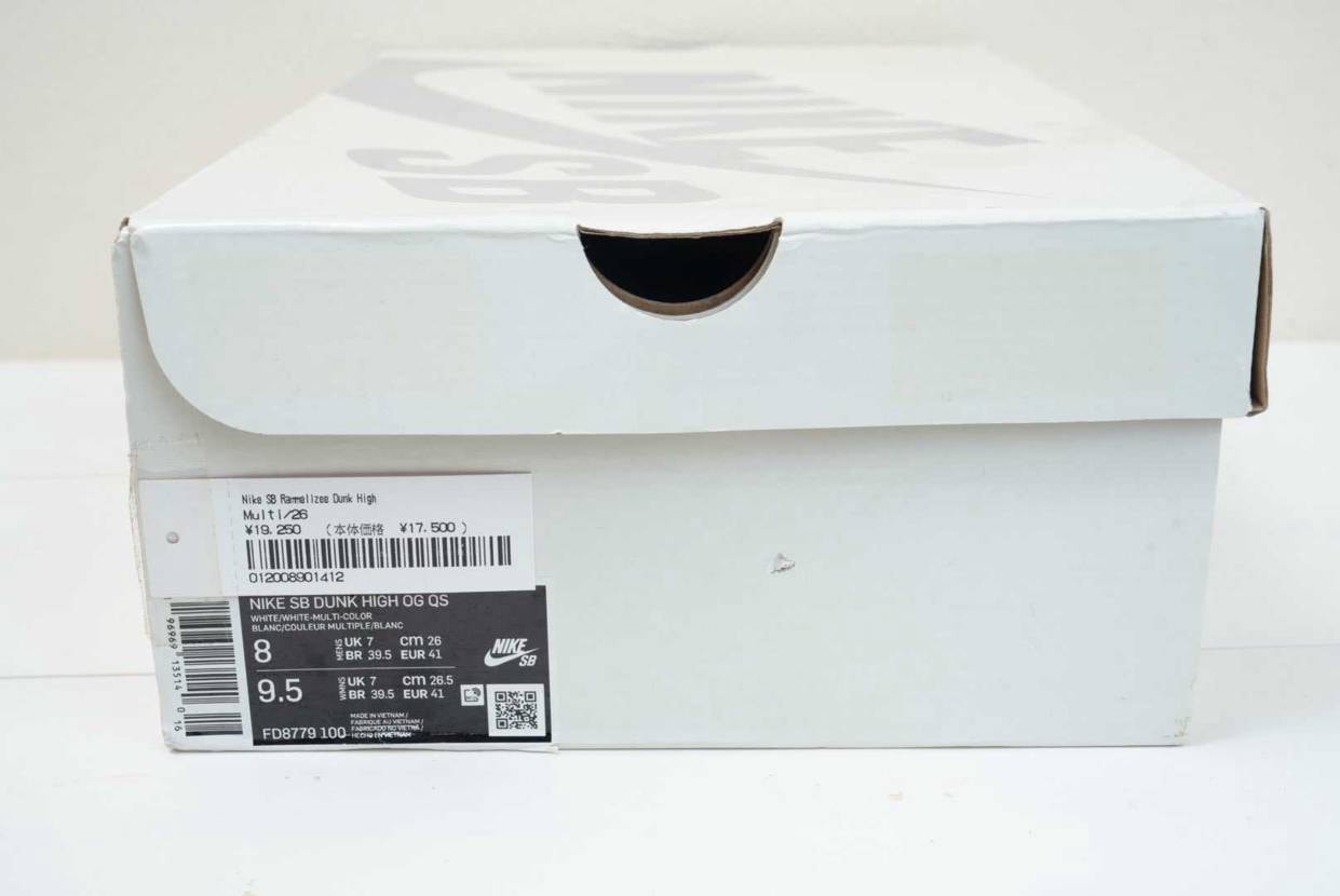 26cm
25980円

ボックスに汚れと履き口に汚れ
