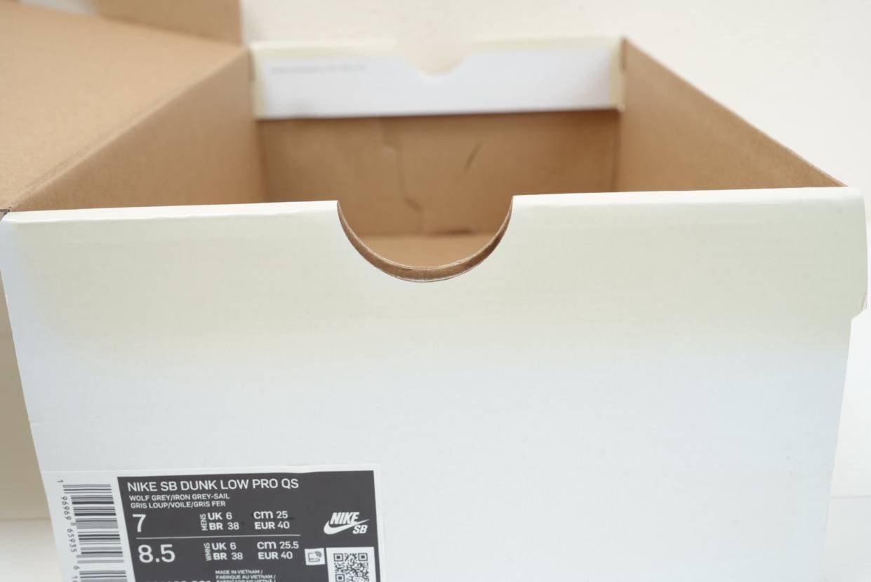 25cm
39800円
左右で一部色味が異なる箇所があり