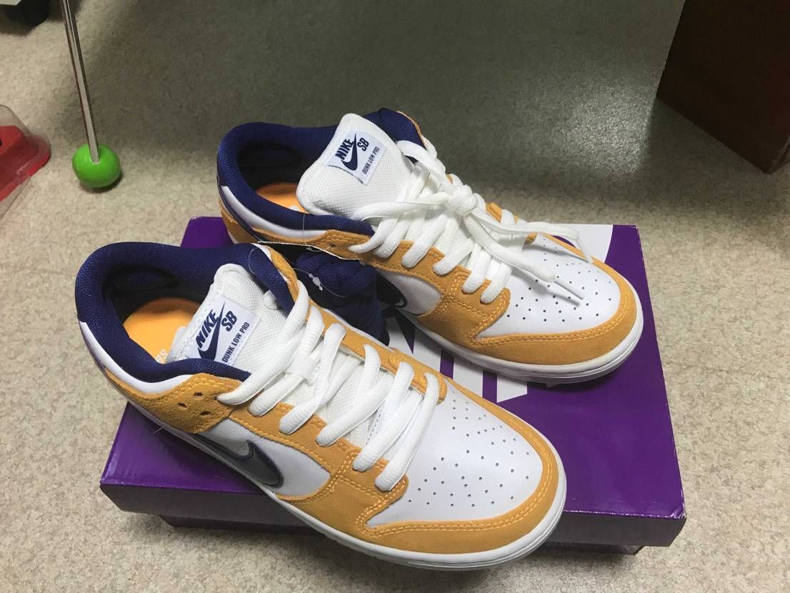 レーザーオレンジ届いた！
大事に履こう。。。