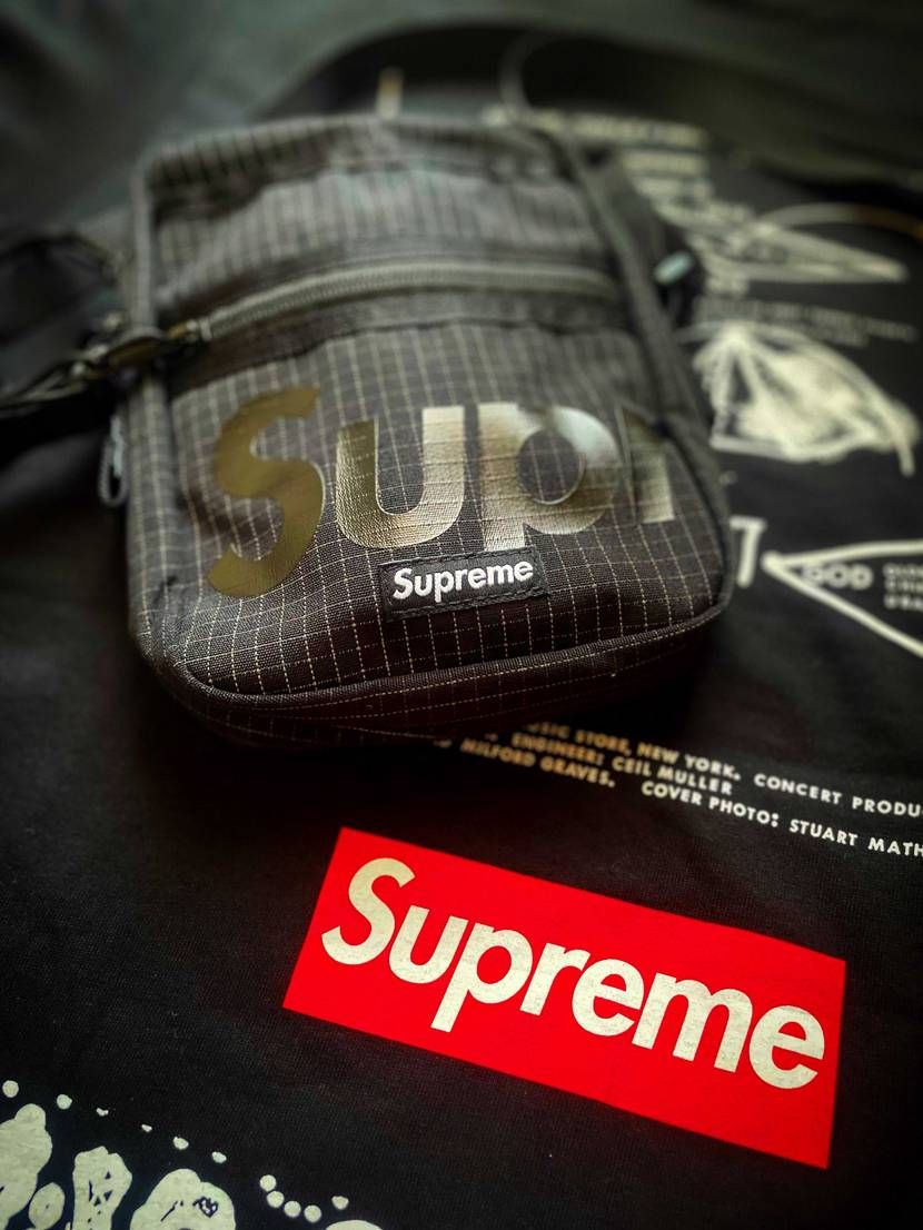 Supreme Shoulder Bag "Black" (24SS)
最高に