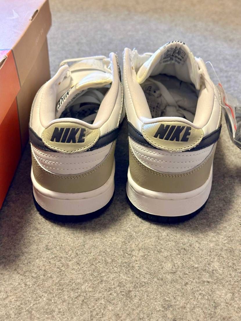 NIKE DUNK LOW “WHITE/DARK BLUE