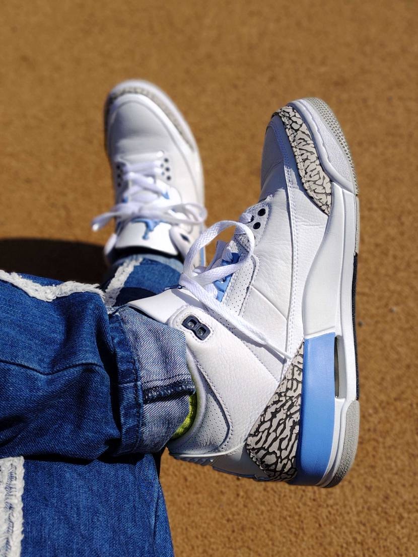 天気が良いとスニーカーも映えますね✨️
リーバイスコラボ定価割れるなら１個でも