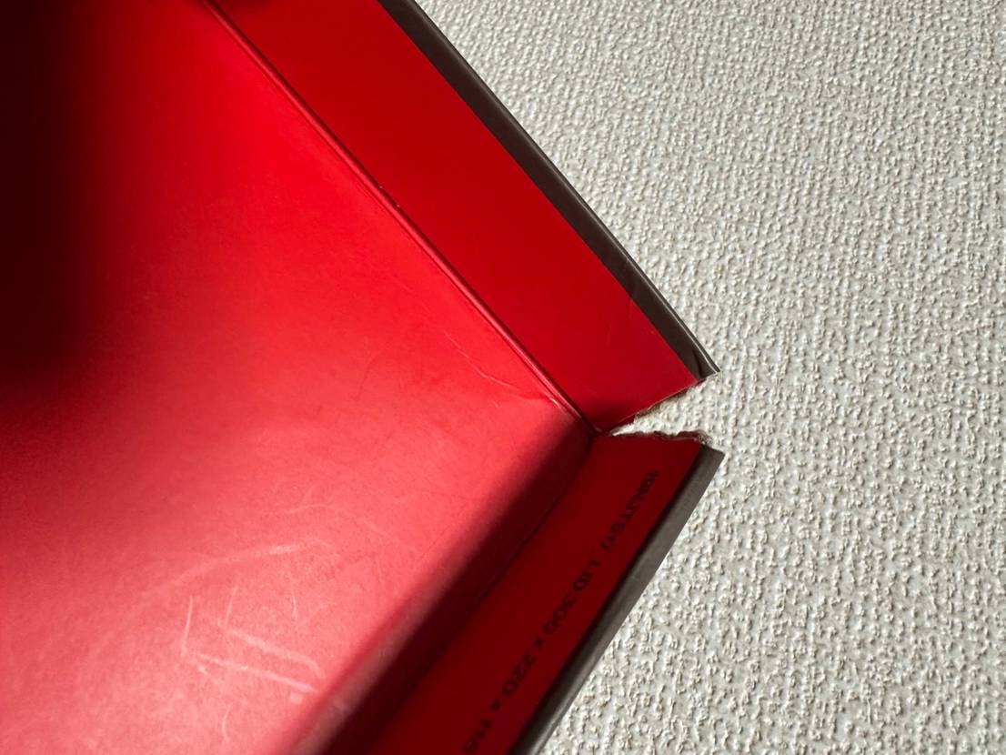 ガイドライン見て確認して、発送前はここまで裂けてなかったから新品として出品したの