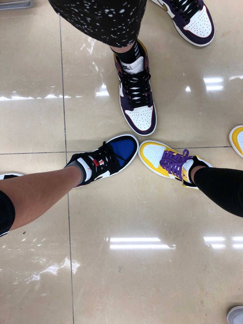 今日は、子供達とお出かけ！   ダイソーにシューズボックスたくさんあったので買っ