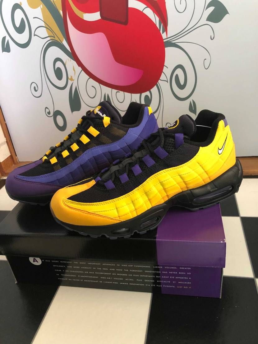 たまたま、ABCマートGS行ったら置いてあったんで　ついつい買ってしまった（笑）