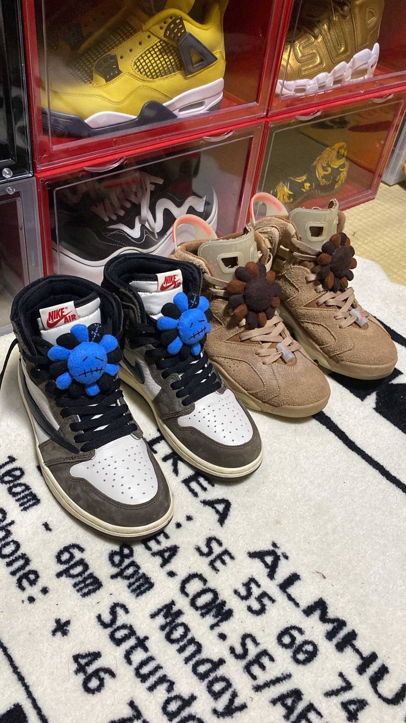 AJ1両方青に変更💡更に位置を1段上げましたー
AJ6の方も取付けました🫡🫡